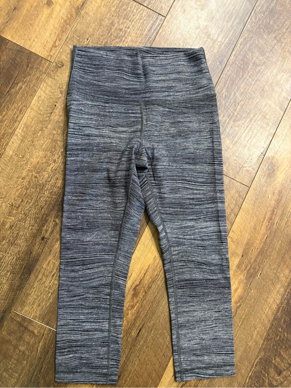 Lululemon Women’s Wunder Under High Rise Cropped Leggings Black White Stripe
